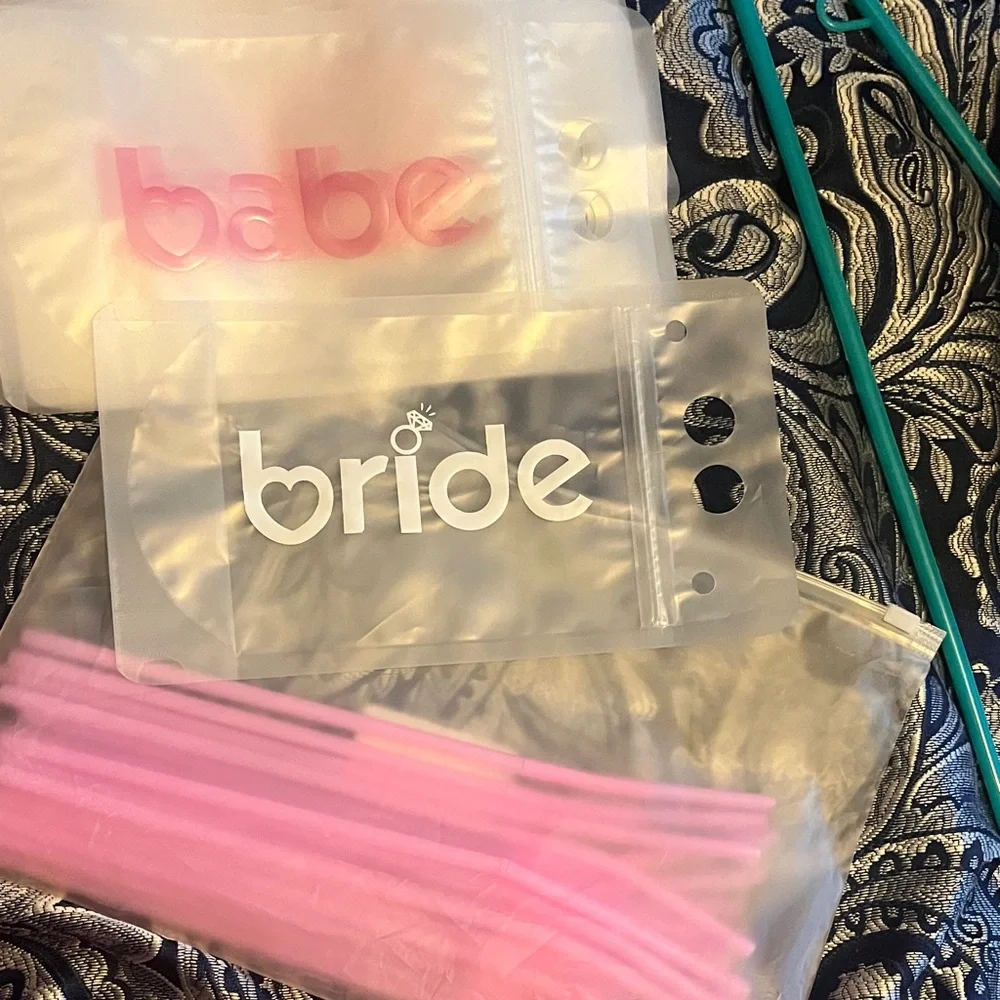 NWOT Elegant pink bridal drink to-go bride & babe drink pouches & pink straws